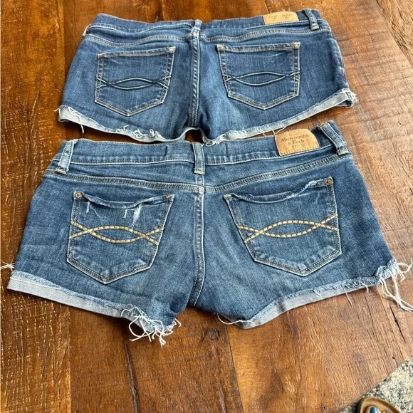 Abercrombie & Fitch Women's Dark Blue Jean Shorts - Picture 2 of 2